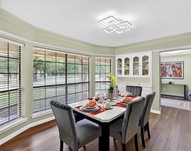 8009 Wood Lane - Photo Thumbnail 3