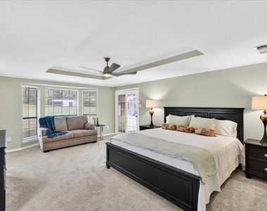 8009 Wood Lane - Photo Thumbnail 2