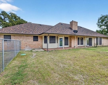 8009 Wood Lane - Photo Thumbnail 22