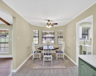 8009 Wood Lane - Photo Thumbnail 7