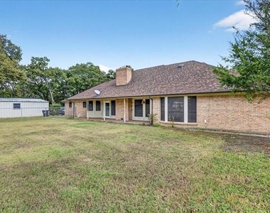 8009 Wood Lane - Photo Thumbnail 23