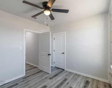 385 Kristie Path - Photo Thumbnail 13