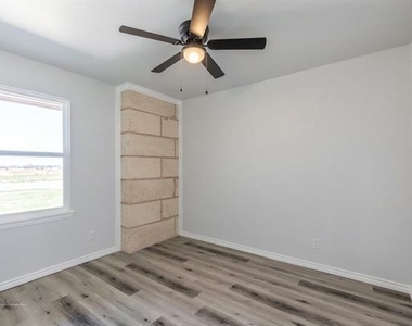 385 Kristie Path - Photo Thumbnail 12