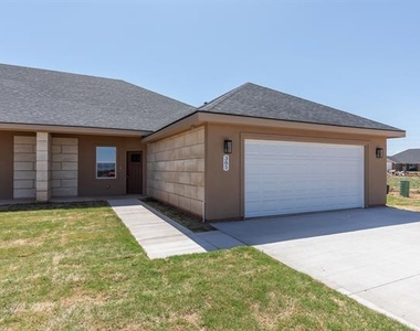 385 Kristie Path - Photo Thumbnail 1