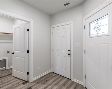 385 Kristie Path - Photo Thumbnail 3
