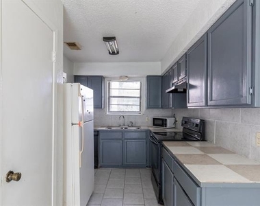 4925 Greenslope Drive - Photo Thumbnail 6