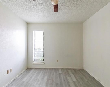4925 Greenslope Drive - Photo Thumbnail 26