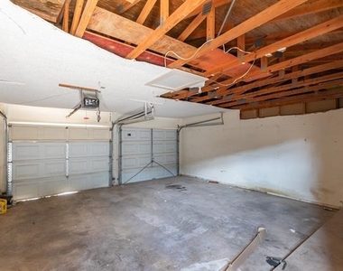 4925 Greenslope Drive - Photo Thumbnail 32