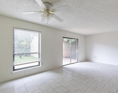 4925 Greenslope Drive - Photo Thumbnail 12
