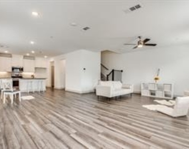 12912 Leopold Trail - Photo Thumbnail 9