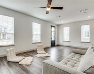 12912 Leopold Trail - Photo Thumbnail 5