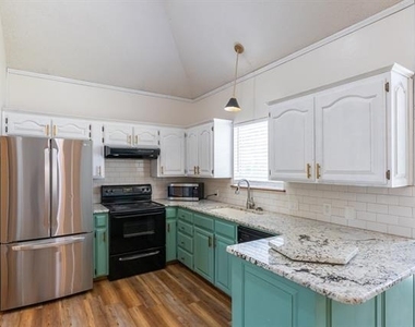 3873 Purdue Lane - Photo Thumbnail 7