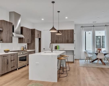 3612 San Jacinto - Photo Thumbnail 8
