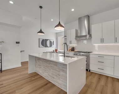 3612 San Jacinto - Photo Thumbnail 5