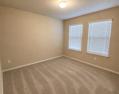 538 Concho Street - Photo Thumbnail 22
