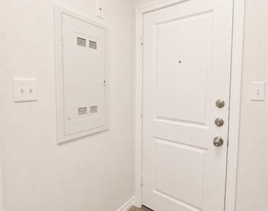 538 Concho Street - Photo Thumbnail 8