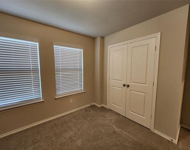 538 Concho Street - Photo Thumbnail 20