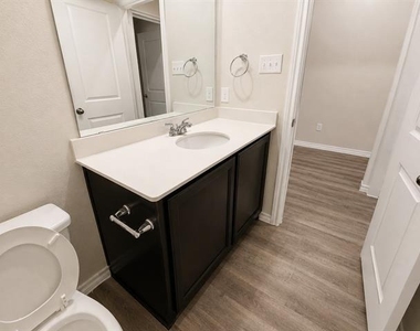 538 Concho Street - Photo Thumbnail 12