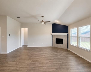 538 Concho Street - Photo Thumbnail 10