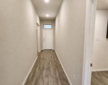 538 Concho Street - Photo Thumbnail 17