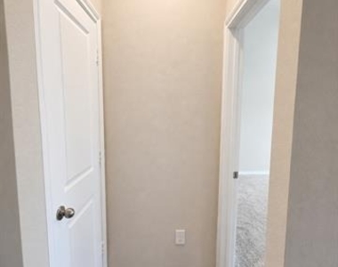 538 Concho Street - Photo Thumbnail 14