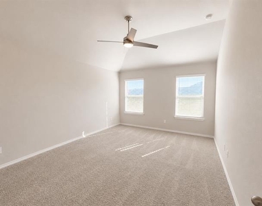 538 Concho Street - Photo Thumbnail 15