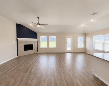 538 Concho Street - Photo Thumbnail 11