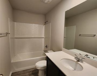538 Concho Street - Photo Thumbnail 18