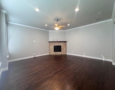 2524 Bill Moses Parkway - Photo Thumbnail 3