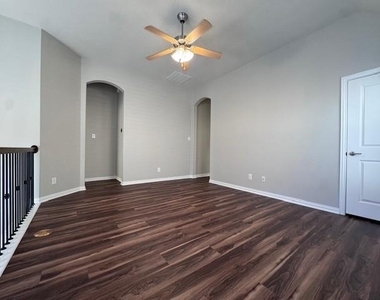 2524 Bill Moses Parkway - Photo Thumbnail 8