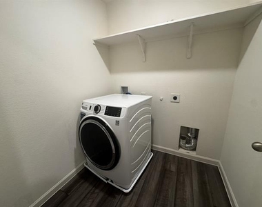 1405 Escondido Drive - Photo Thumbnail 22