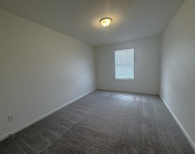 1405 Escondido Drive - Photo Thumbnail 23