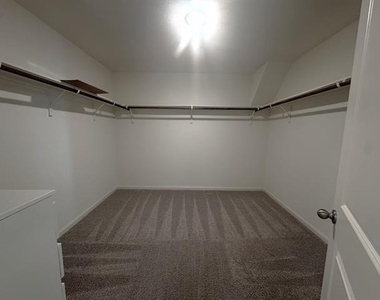 1405 Escondido Drive - Photo Thumbnail 16