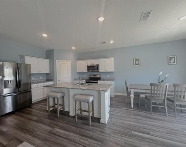 1405 Escondido Drive - Photo Thumbnail 4