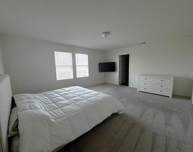 1405 Escondido Drive - Photo Thumbnail 13