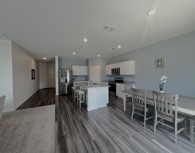 1405 Escondido Drive - Photo Thumbnail 2