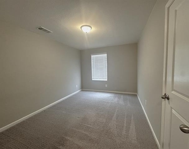 1405 Escondido Drive - Photo Thumbnail 19