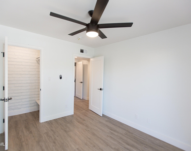4310 N 78th Street - Photo Thumbnail 12