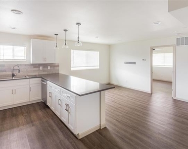 4912 Gaston Avenue - Photo Thumbnail 5