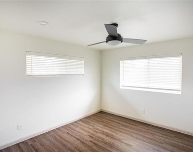 4912 Gaston Avenue - Photo Thumbnail 8