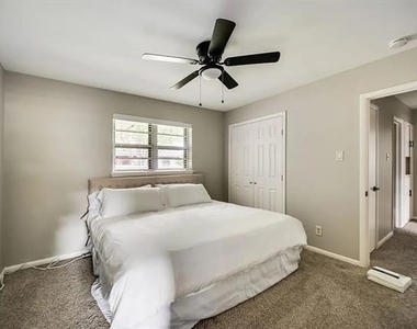 6501 E Mockingbird Lane - Photo Thumbnail 4