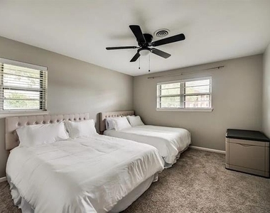 6501 E Mockingbird Lane - Photo Thumbnail 5
