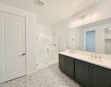 26021 N 23rd Avenue - Photo Thumbnail 11