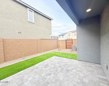 26021 N 23rd Avenue - Photo Thumbnail 22