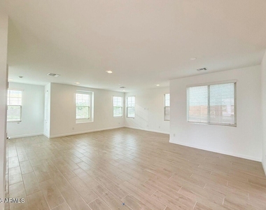 26021 N 23rd Avenue - Photo Thumbnail 2