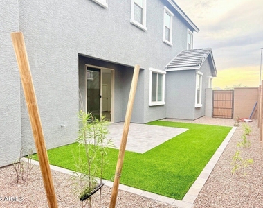 26021 N 23rd Avenue - Photo Thumbnail 24