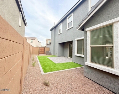 26021 N 23rd Avenue - Photo Thumbnail 23