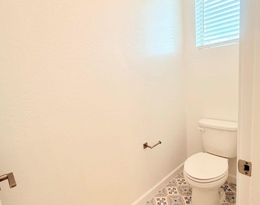 26021 N 23rd Avenue - Photo Thumbnail 12