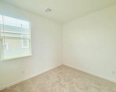 26021 N 23rd Avenue - Photo Thumbnail 16
