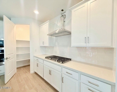 26021 N 23rd Avenue - Photo Thumbnail 6